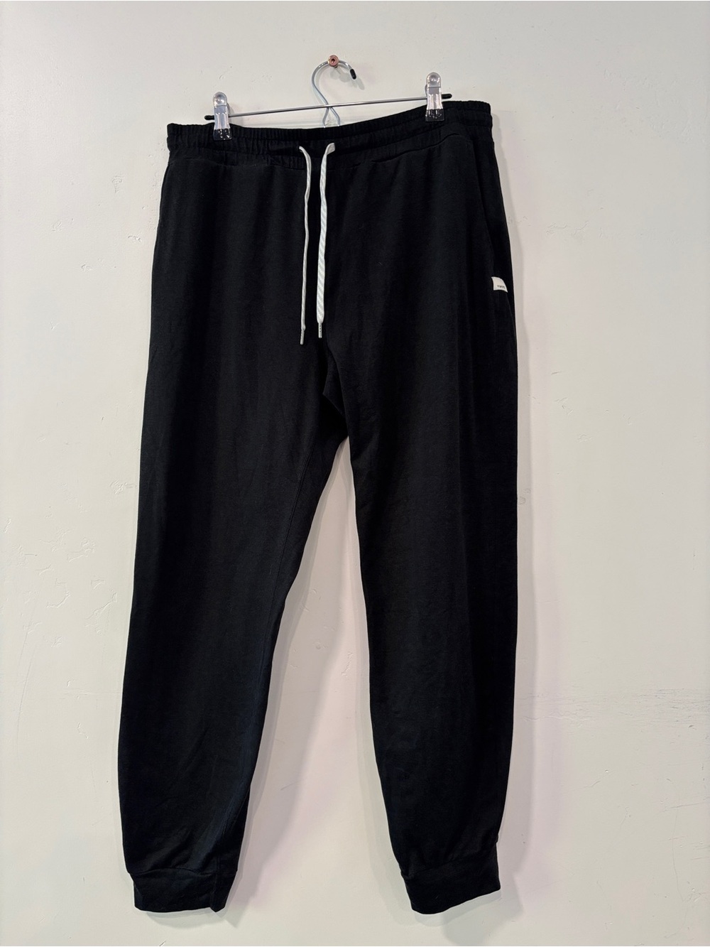 Vuori Performance Joggers Women Sz L Black Dreamknit Pants VW303 Gym Yoga